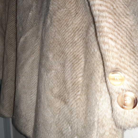 Coat - Picture 3 of 6